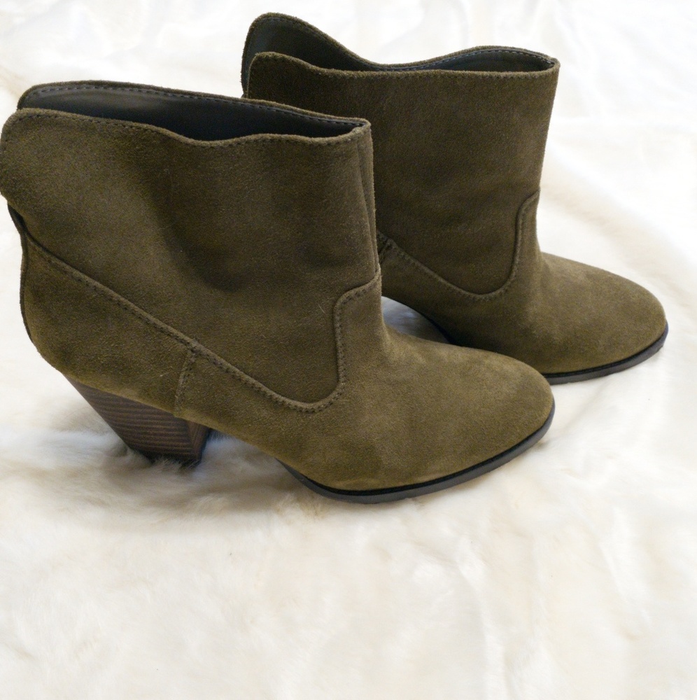Nine West Mossy Green Booties - 9M